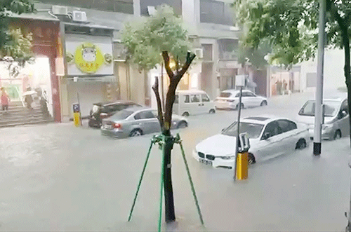黑雨再臨 水漫離島